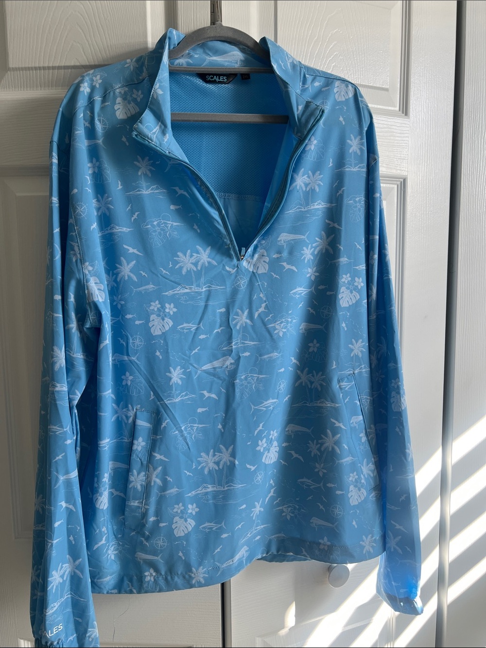 Scales Men’s Light Blue Tropical-Print Quarter Zip Pullover
